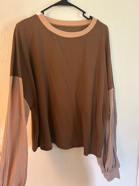 Women’s Two-Tone Ribbed Pullover Sweater - Brown & Pink
